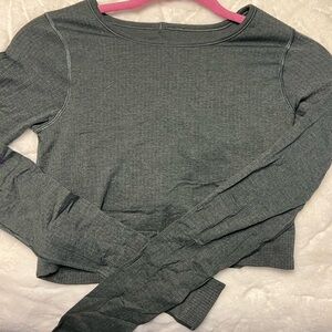 Women’s Lululemon Greenish Cropped Long Sleeve Top